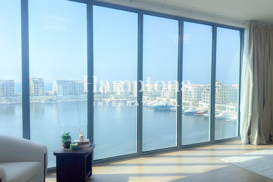 Apartment in Jumeirah, Dubai, United Arab Emirates 1 - 18928214
