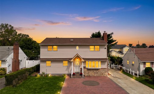 House in Hicksville, New York, United States 1