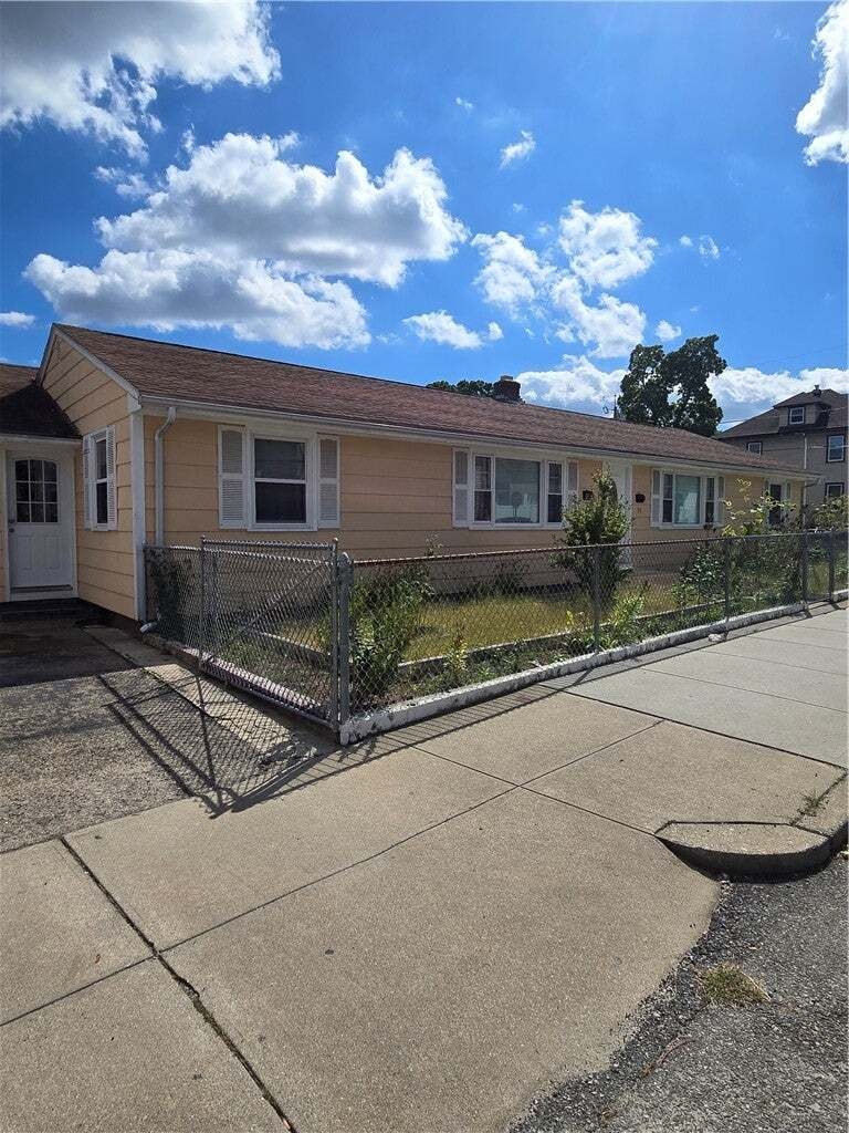 Pawtucket, Rhode Island, United States 2 - 18928249