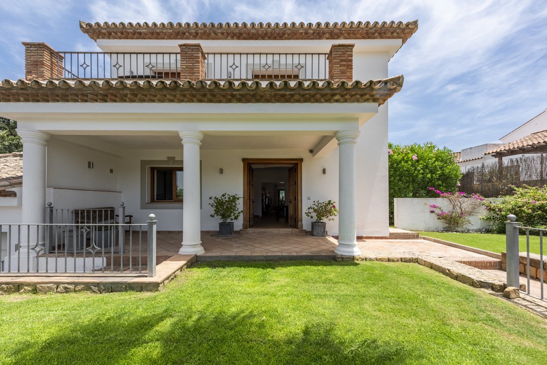 Villa in Sotogrande, San Roque, Andalusia 2 - 18928250