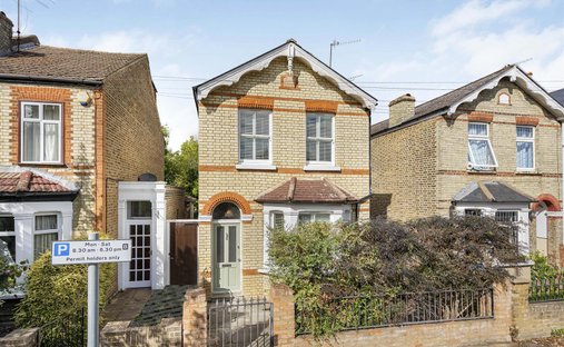 House in Kingston Upon Thames, Royal Borough of Kingston upon Thames, England 1