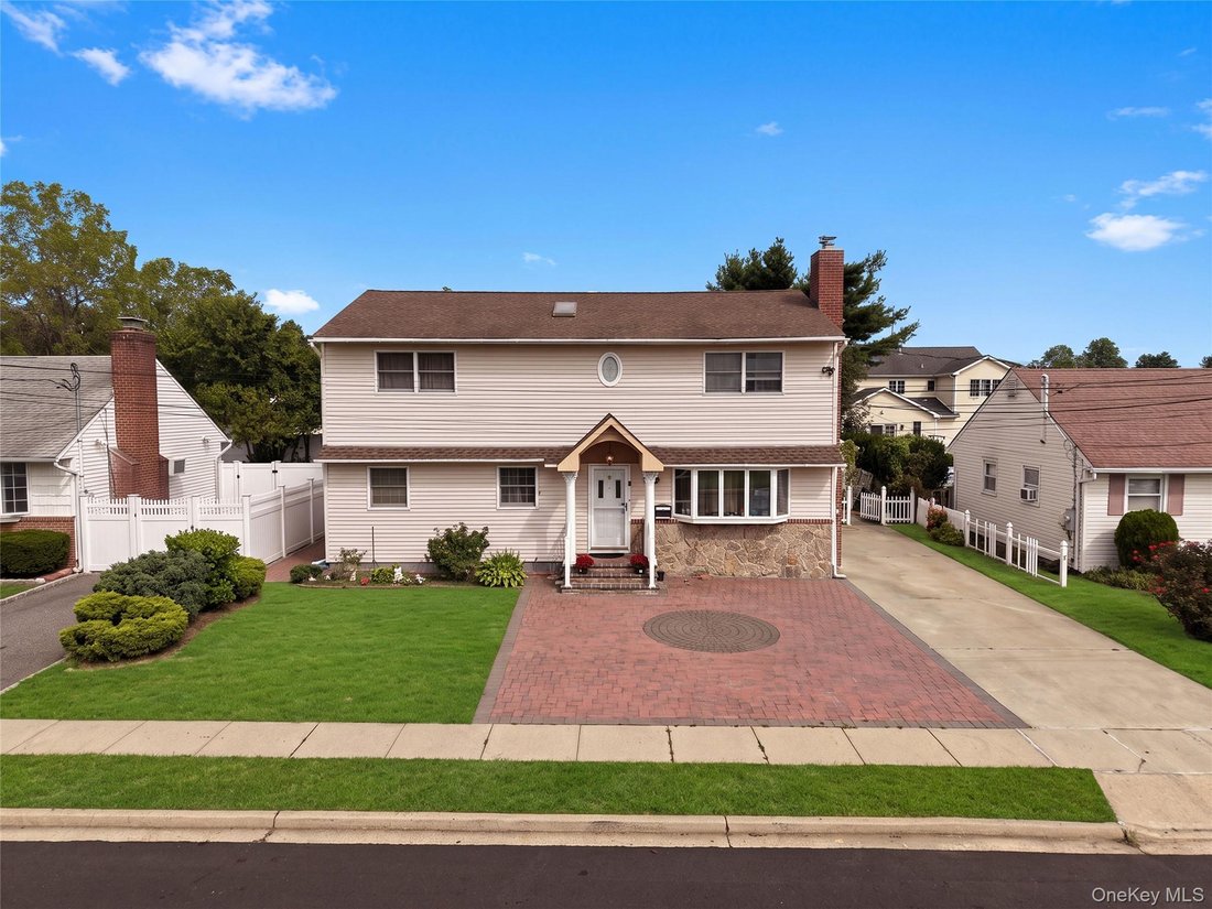 House in Hicksville, New York, United States 2 - 18928493