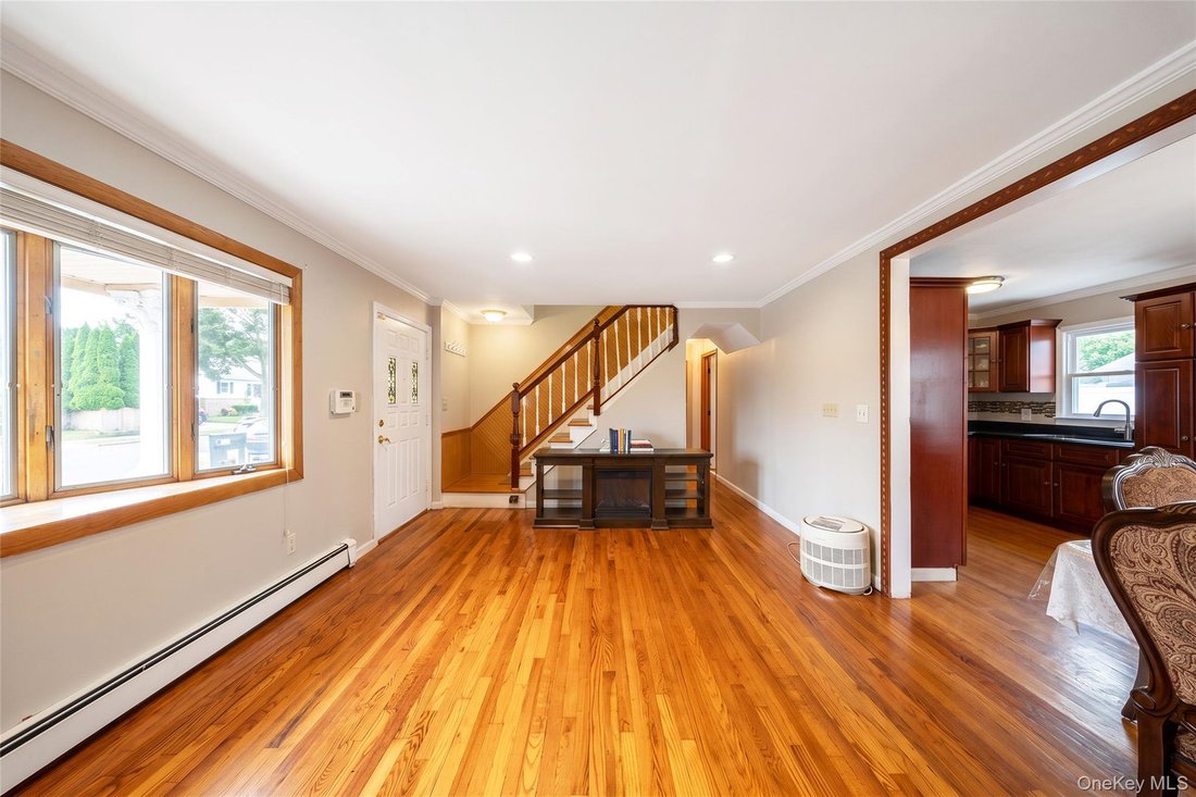 House in Hicksville, New York, United States 4 - 18928493