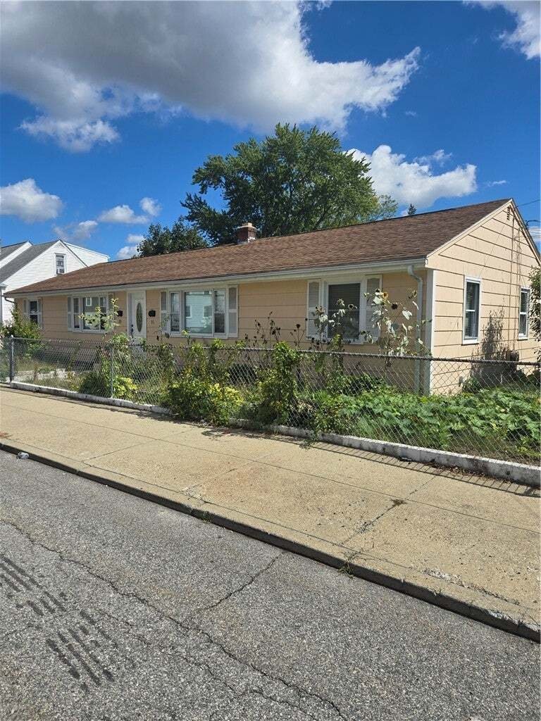 Pawtucket, Rhode Island, United States 3 - 18928249