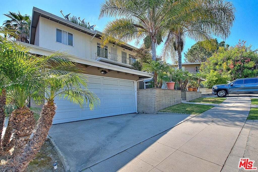 Los Angeles, California, United States 2 - 18928231
