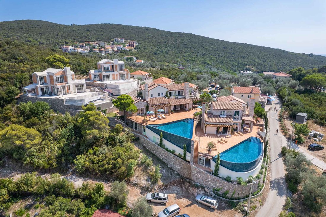 Villa in Lustica, Herceg Novi Municipality, Montenegro 2 - 18928583