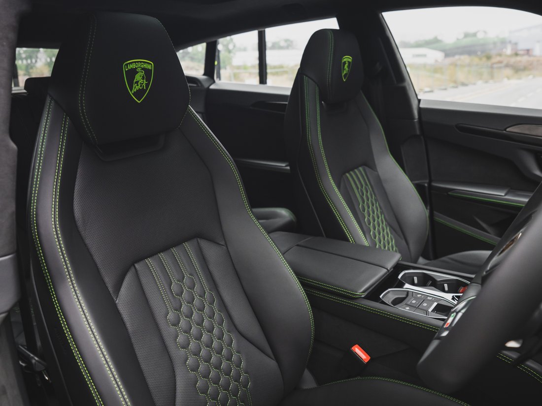 Suv in Sheffield, United Kingdom 3 - 18929610