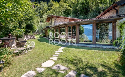 Villa in Como Borghi, Como, Lombardy 1