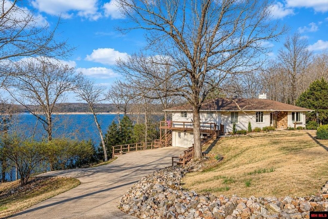 Bull Shoals, Arkansas, United States 2 - 18929615