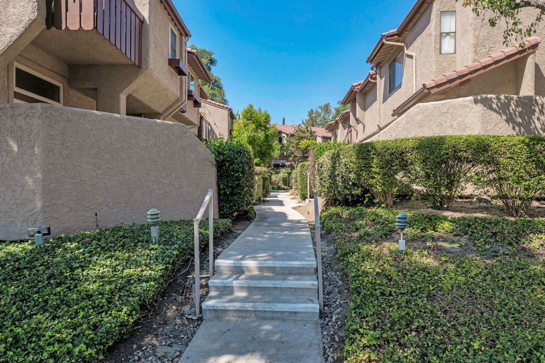 Townhouse in Simi Valley, California, United States 2 - 18929478