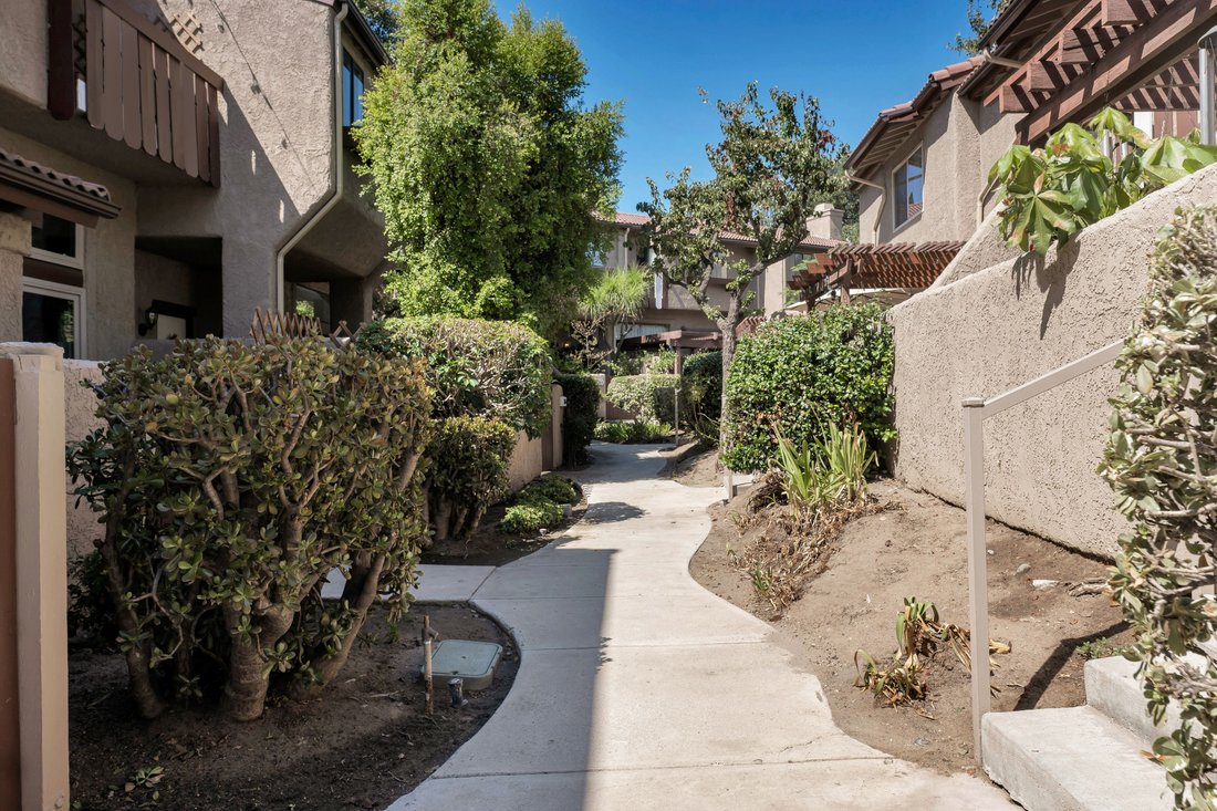 Townhouse in Simi Valley, California, United States 3 - 18929478