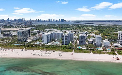 Condo in Miami Beach, Florida, United States 1