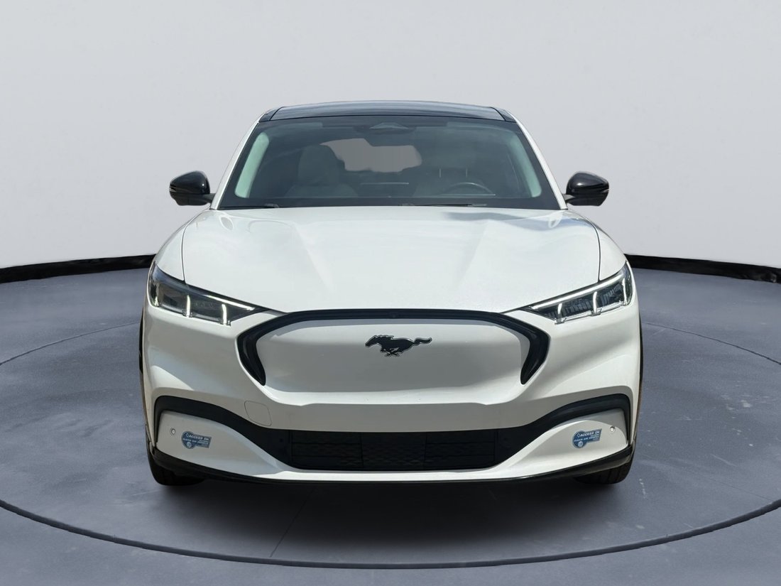 Suv in North Hollywood, CA, United States 2 - 18928920