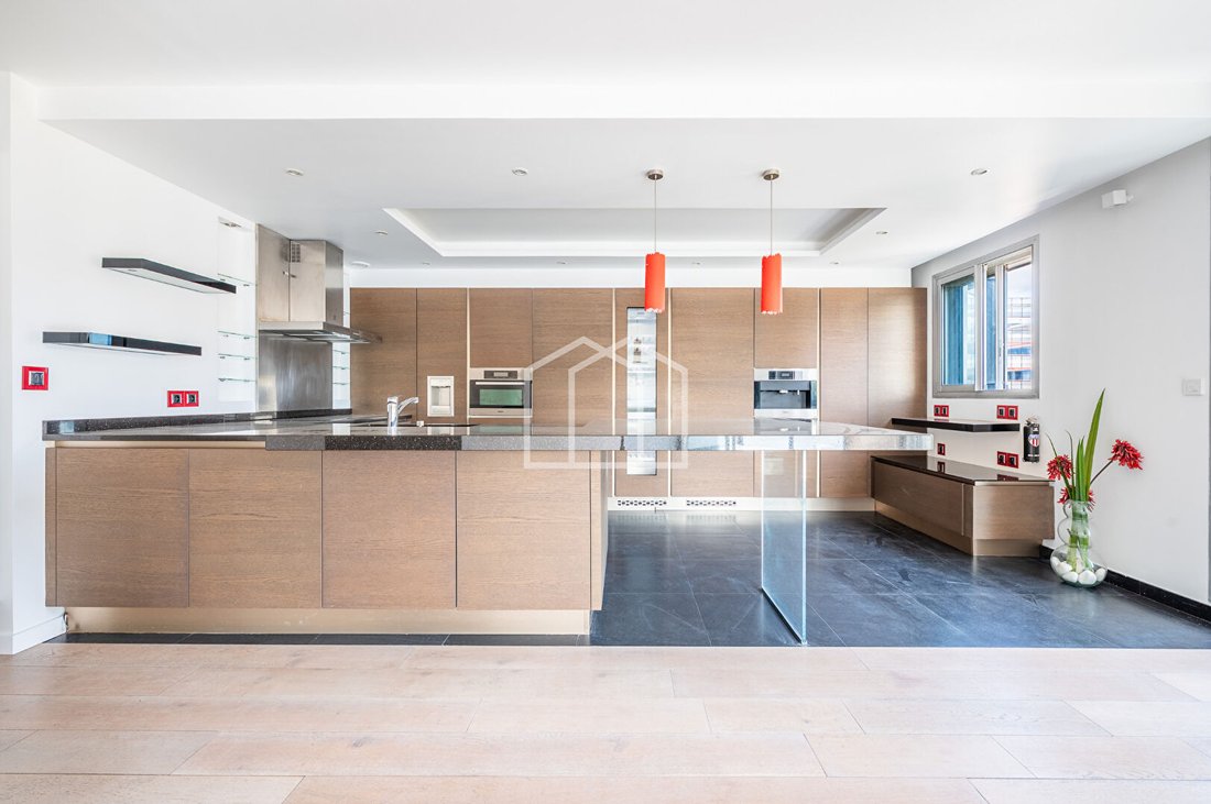 Apartment in Plateau Ouest, Suresnes, France 3 - 18929067