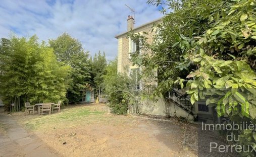 House in Neuilly-Plaisance, Ile-de-France, France 1