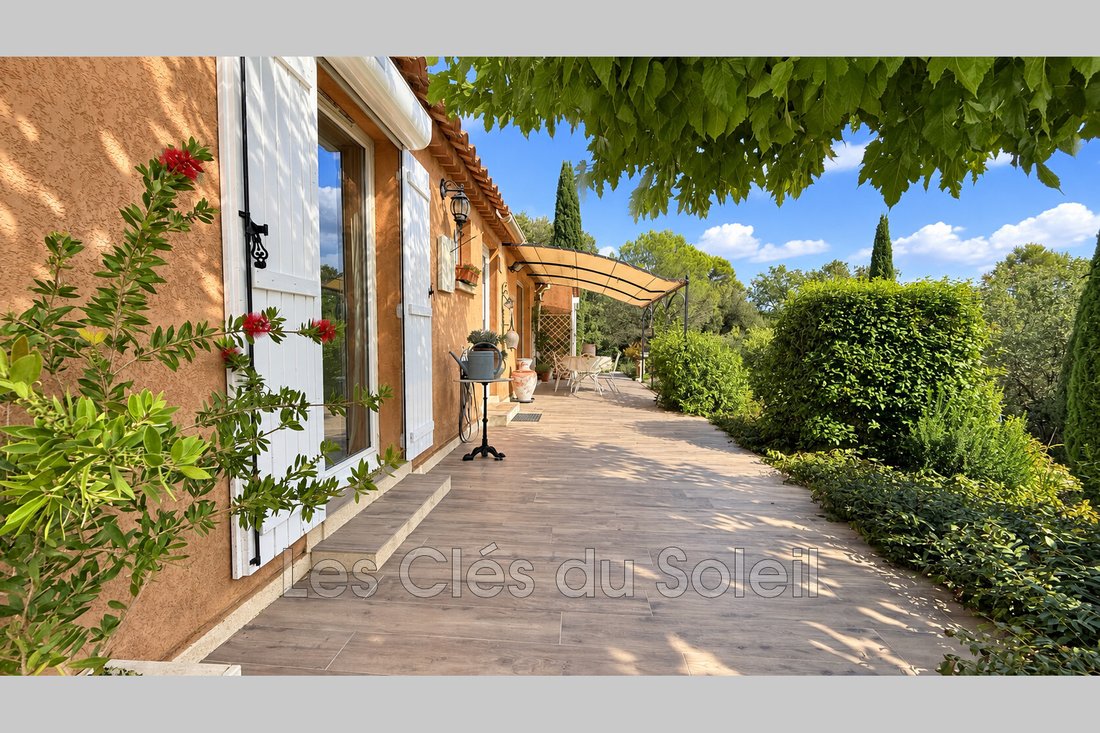 Villa in Brignoles, Provence-Alpes-Côte d'Azur, France 2 - 18896976