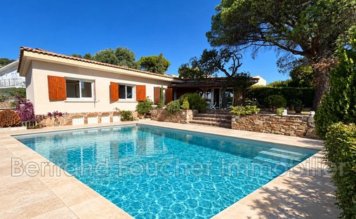 Villa in Sud, Cavalaire-sur-Mer, France 1