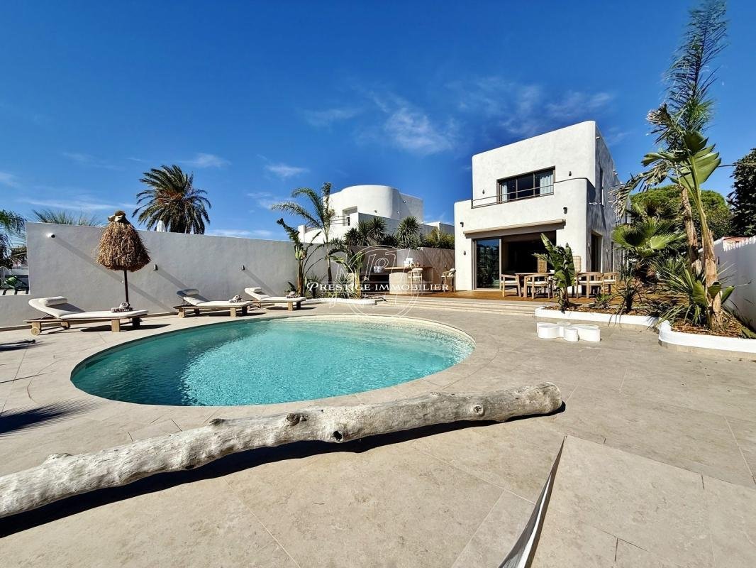 Villa in Empuriabrava, Catalonia, Spain 1 - 16544666
