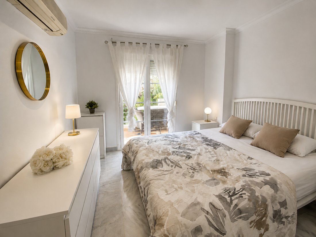 Apartment in Puerto Banus, Marbella, Spain 5 - 18928777