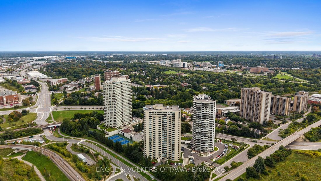 Condo in Ottawa, Ontario, Canada 1 - 18928803