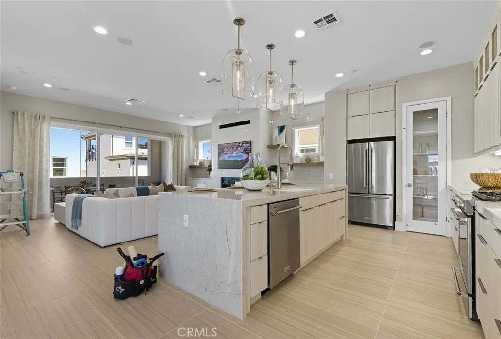 Condo in Montebello, California, United States 4 - 18928598