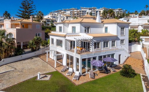 Townhouse in Olhos de Agua, Algarve, Portugal 1