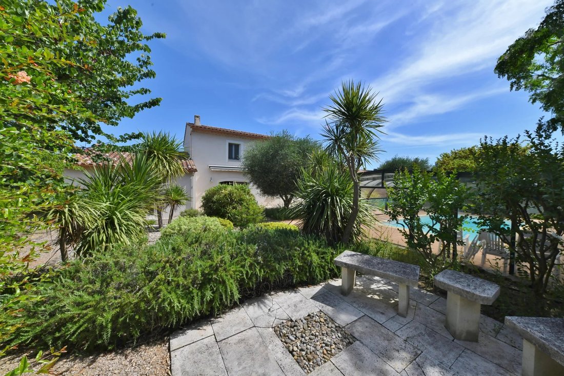Estate in Uzès, Occitania, France 5 - 18929074