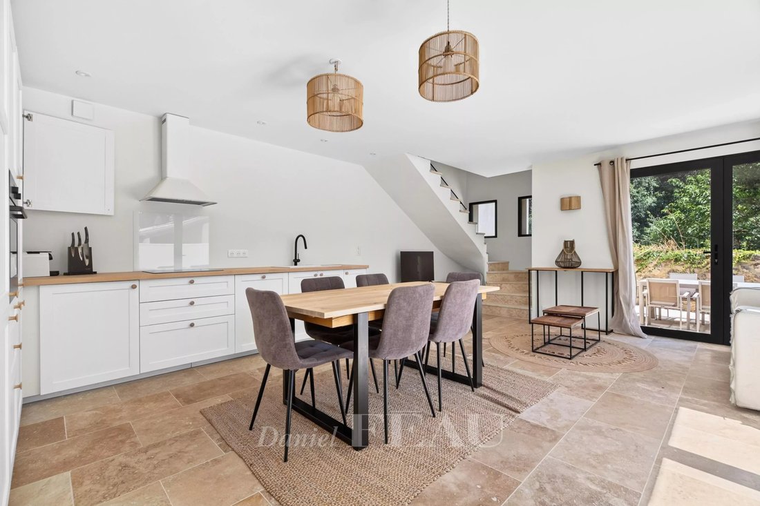 House in Fontvieille, Provence-Alpes-Côte d'Azur, France 2 - 18929079