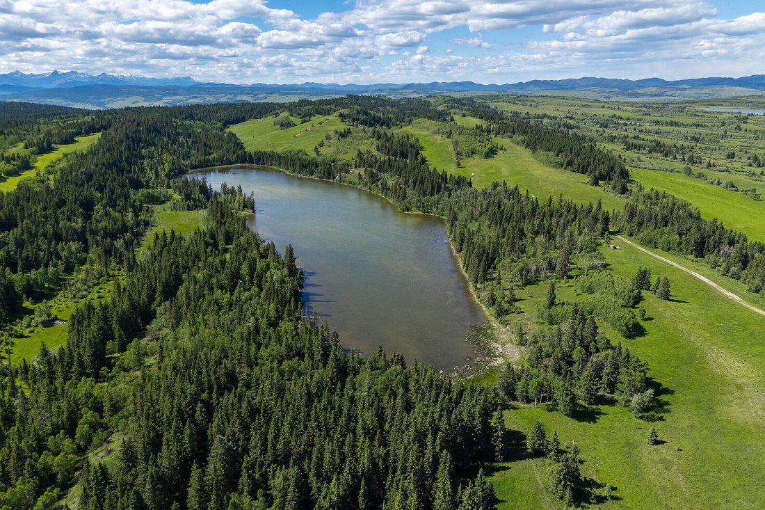 Farm Ranch in Cheneka, Alberta, Canada 1 - 18929486