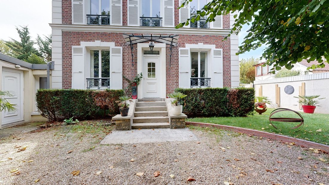 Villa in Centre Ville-Commerce, Enghien-les-Bains, France 1 - 18929631