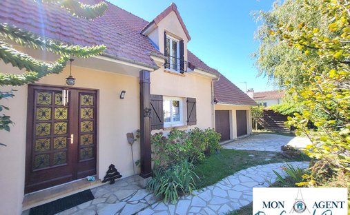 Villa in Haut Guichet-Centre Ouest, Orsay, France 1