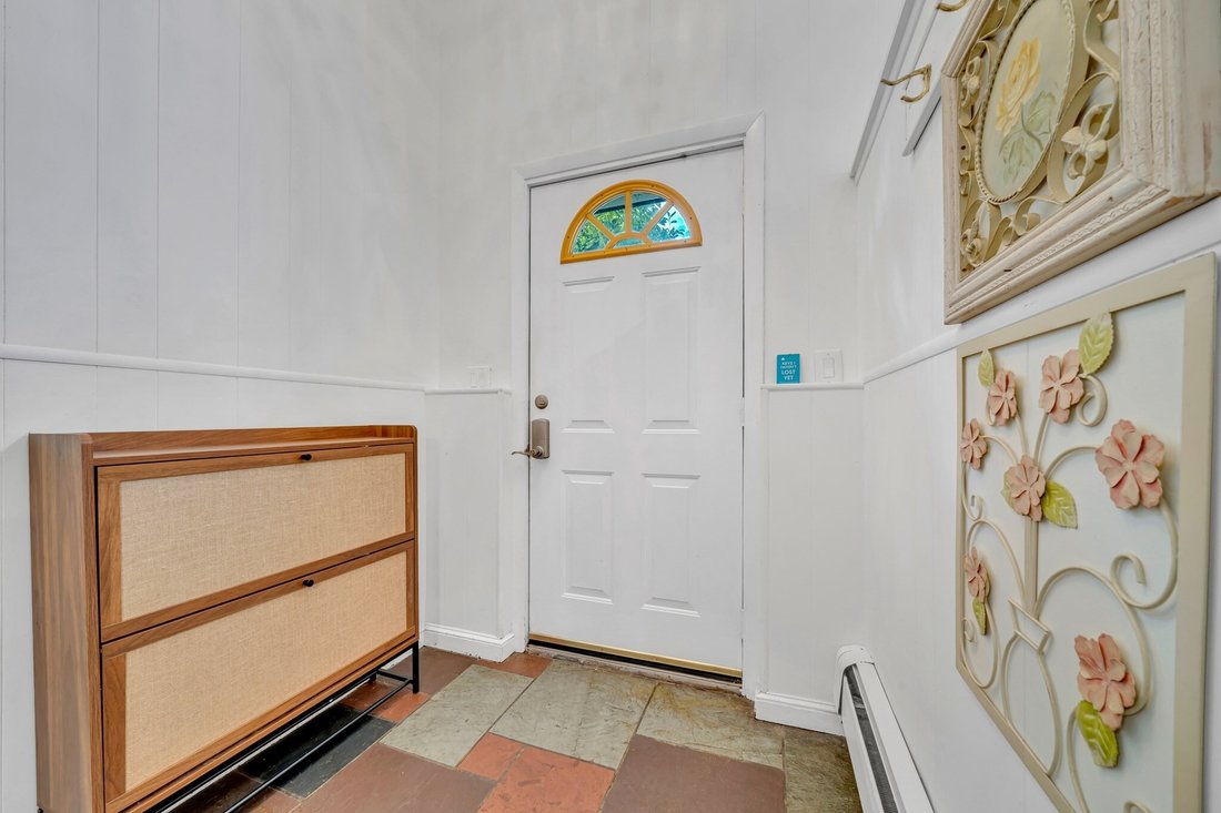 House in Malden, Massachusetts, United States 3 - 18928702