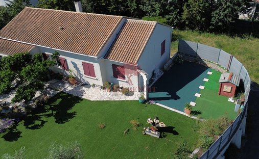 Villa in Sud, Saint-Jean-de-Vedas, France 1