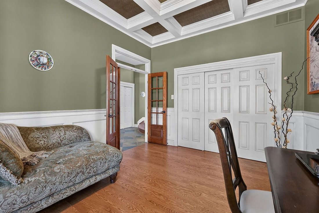 House in Ottawa, Ontario, Canada 5 - 18929673