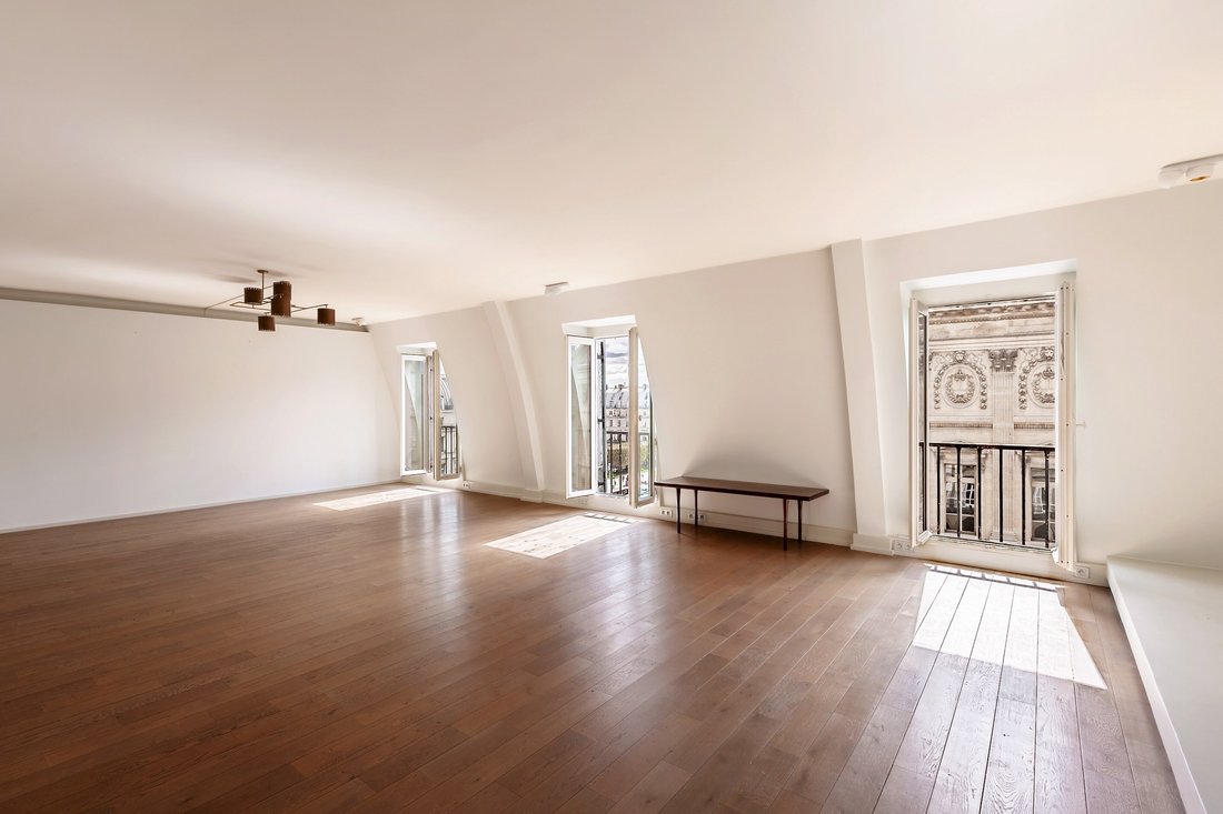 Apartment in Saint Germain l'Auxerrois, Paris 1er Arrondissement, Paris 5 - 18929497