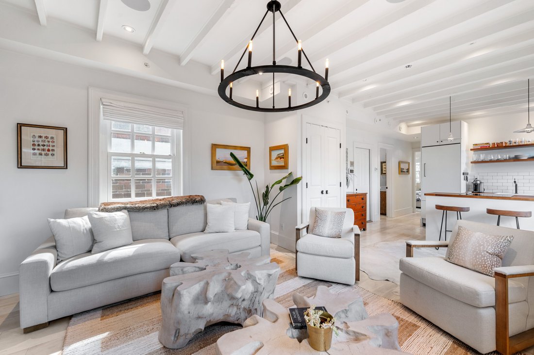 Condo in Boston, Massachusetts, United States 1 - 18929531