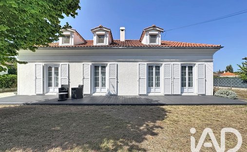 House in Ecarts-Ruraux, Cestas, France 1