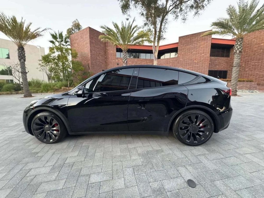 Suv in Newport Beach, CA, United States 5 - 18928941