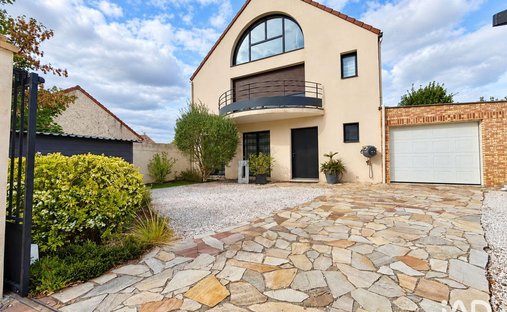 House in Ouest, Igny, France 1