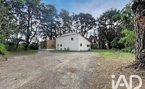 House in Bourg Nord, Orvault, France 1
