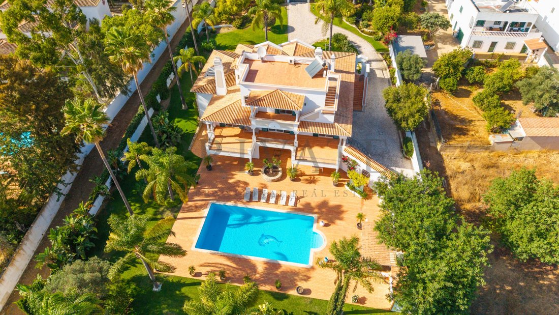 House in Quarteira, Algarve, Portugal 1 - 18929597