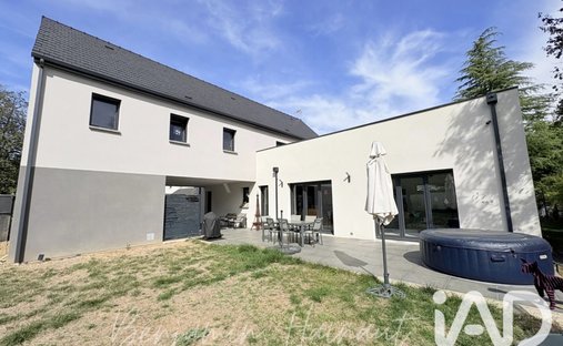 House in Chaumes-en-Brie, Ile-de-France, France 1