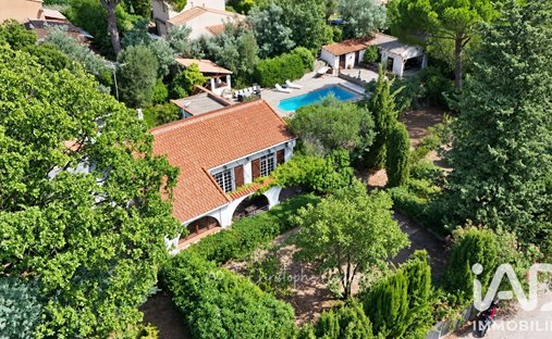 House in Exterieurs, Frejus, France 1