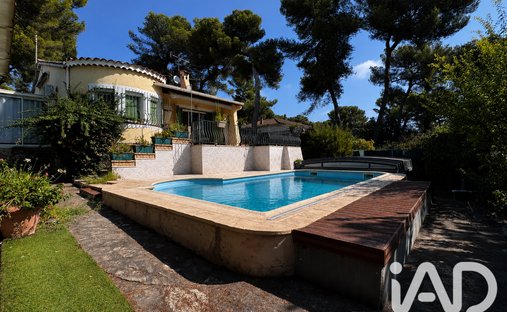 House in Colombier, Le Cannet, France 1