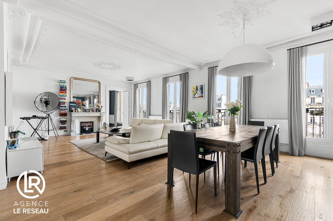 Apartment in La Plaine des Sablons, Neuilly-sur-Seine, France 1 - 18929004