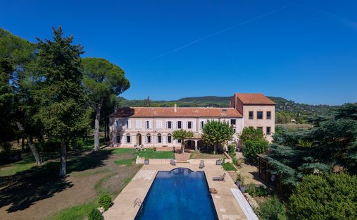 House in Centre, Le Luc, France 1