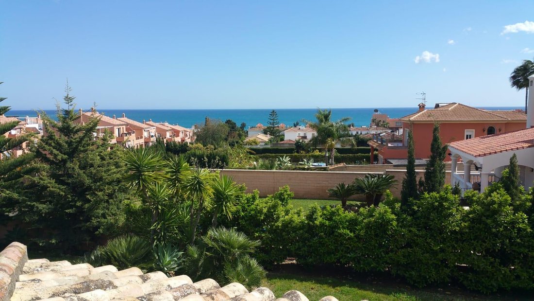 Land in Estepona, Andalusia, Spain 1 - 18929038
