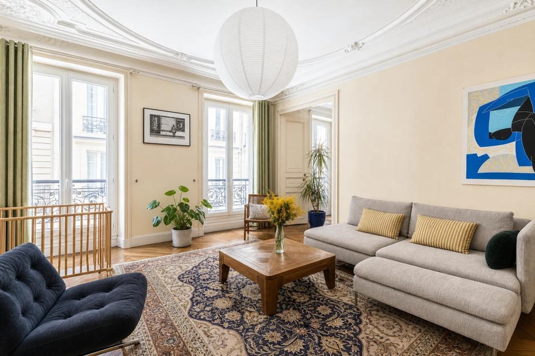 Apartment in La Fourche-Guy Môquet, Paris 17e Arrondissement, Paris 2 - 18923982