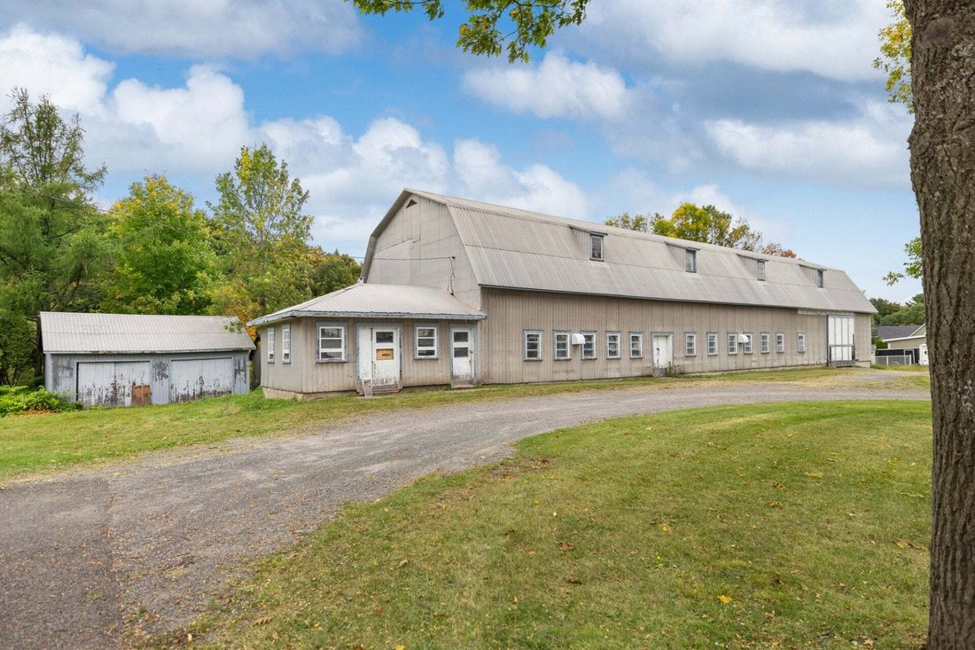 Farm Ranch in Levis, Quebec, Canada 5 - 18928816