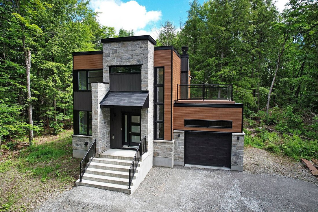 House in Val-des-Monts, Quebec, Canada 1 - 16688659
